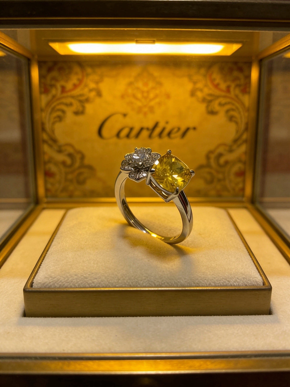 Martin Graham ring in polished metal-tone – close-up detail