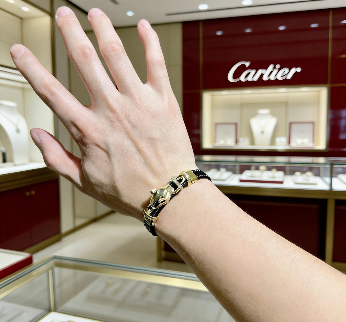 Martin Graham bracelet in polished metal-tone – close-up detail