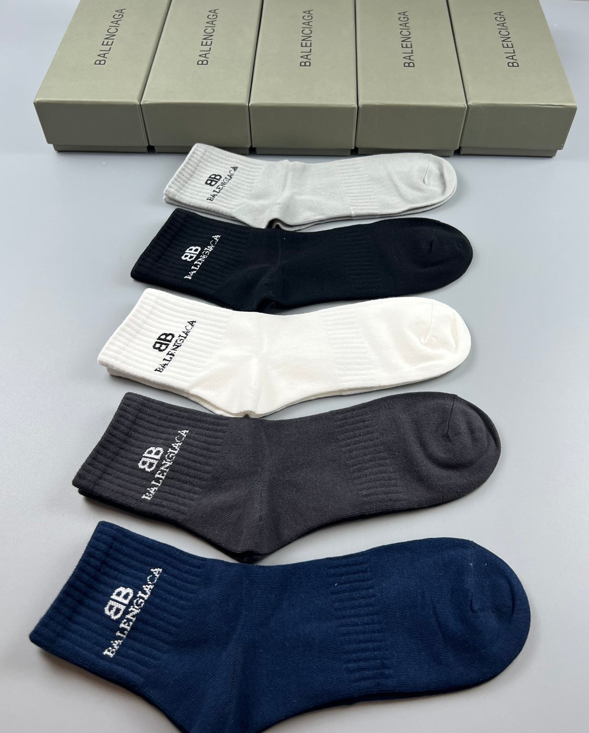 Balenciaga Graphic Letter Details Mid-Calf Socks - 5-Pair Set