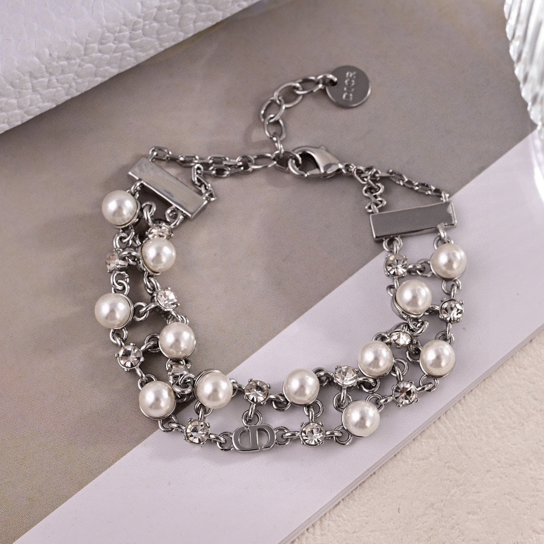 Martin Graham bracelet in polished metal-tone – close-up detail