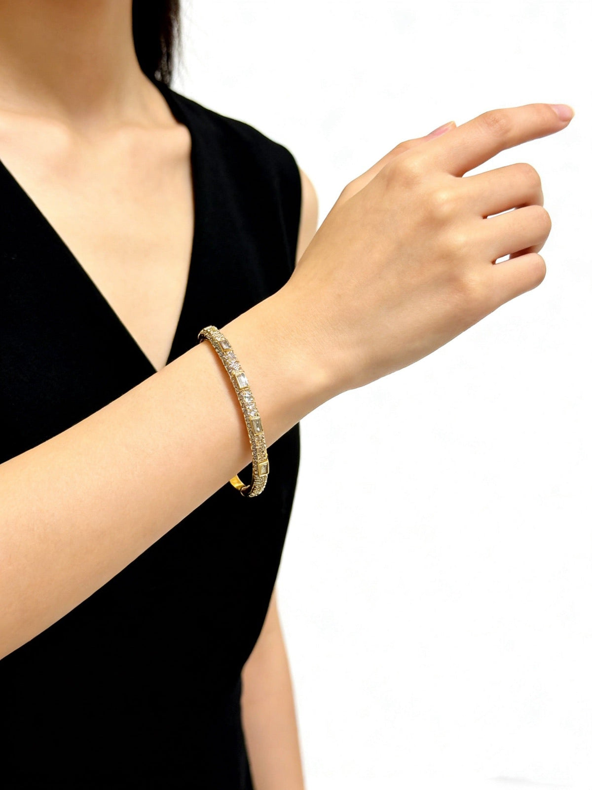 Martin Graham bracelet in polished metal-tone – close-up detail