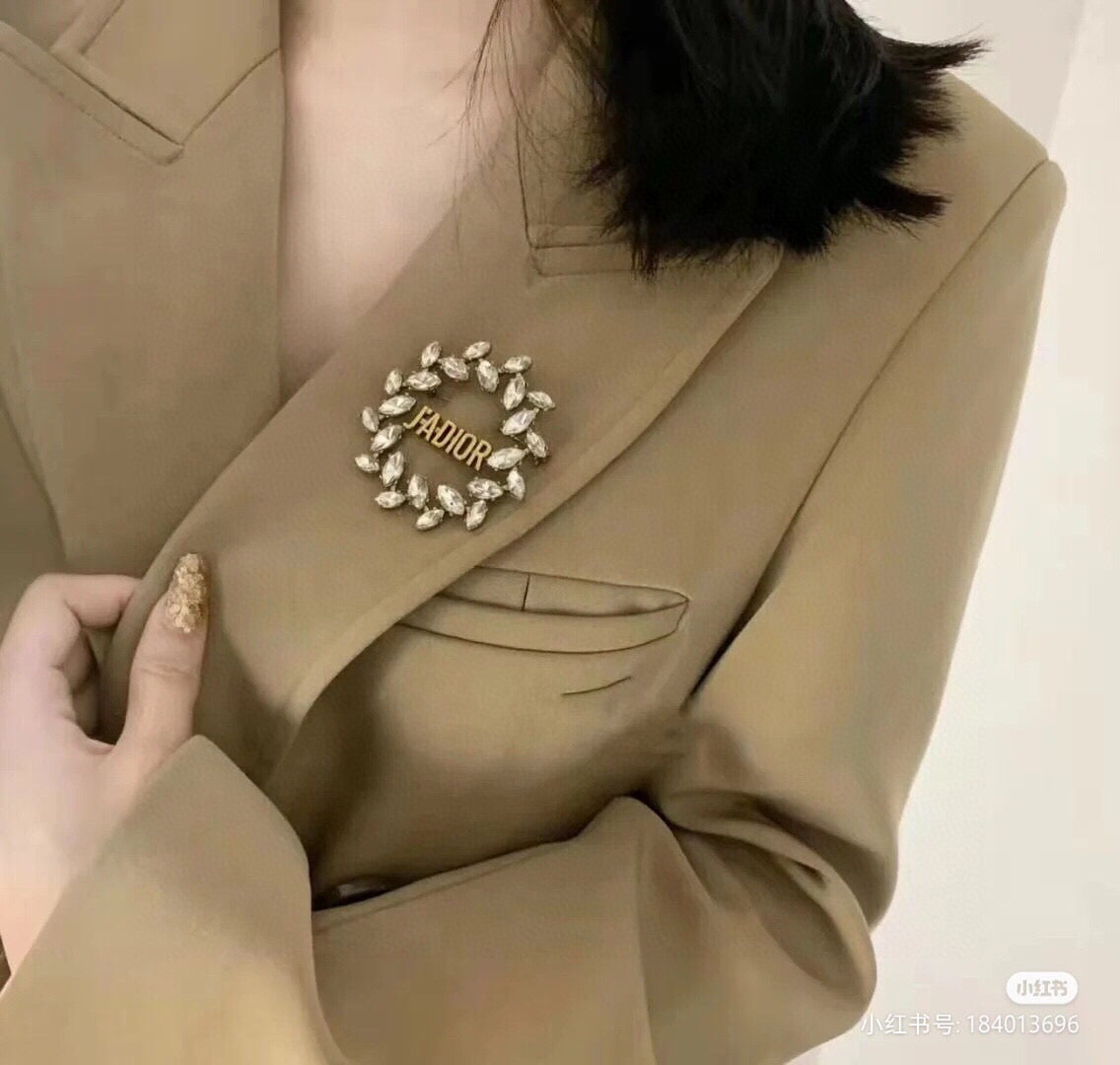 Martin Graham brooch in polished metal-tone – main product view