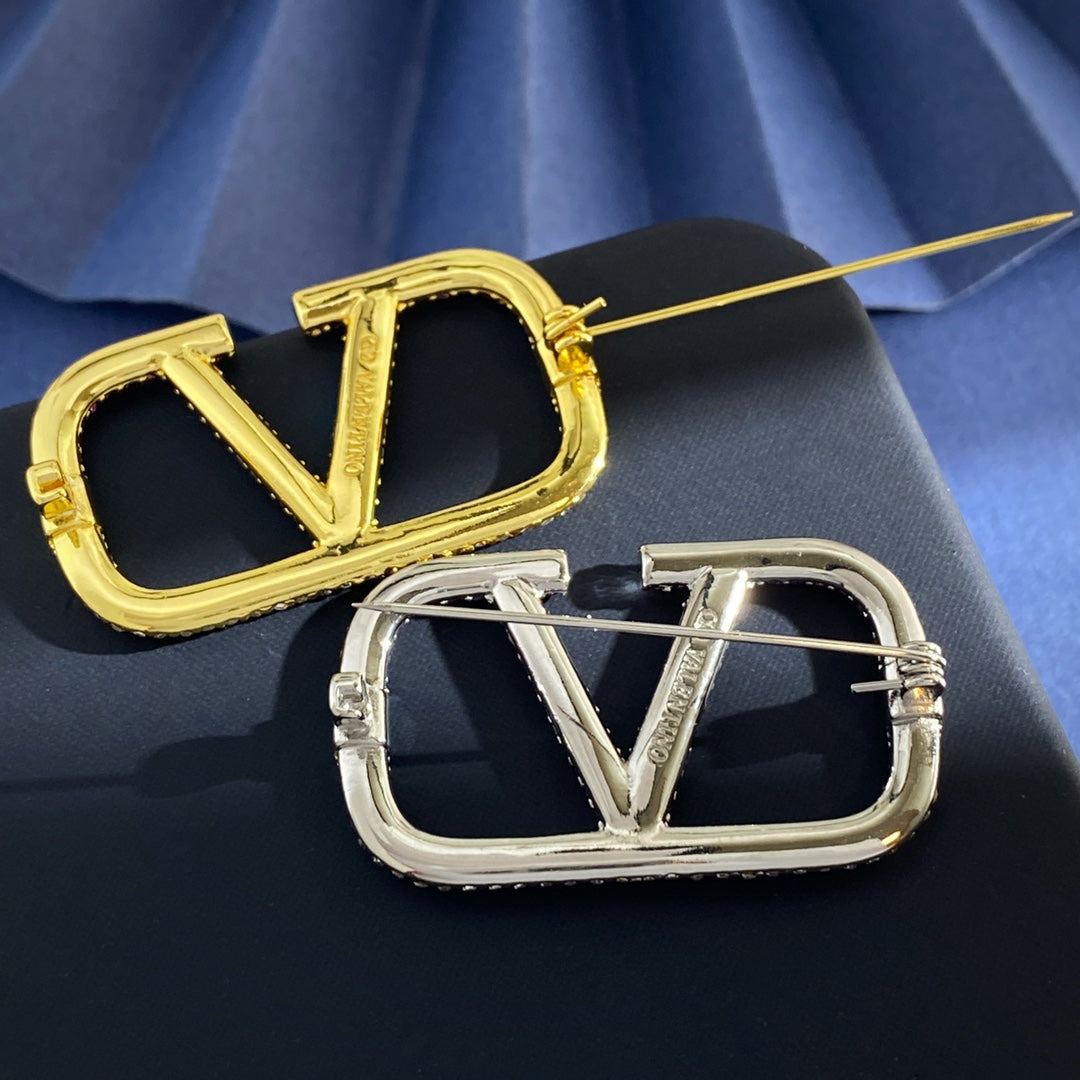 Martin Graham brooch in polished metal-tone – main product view