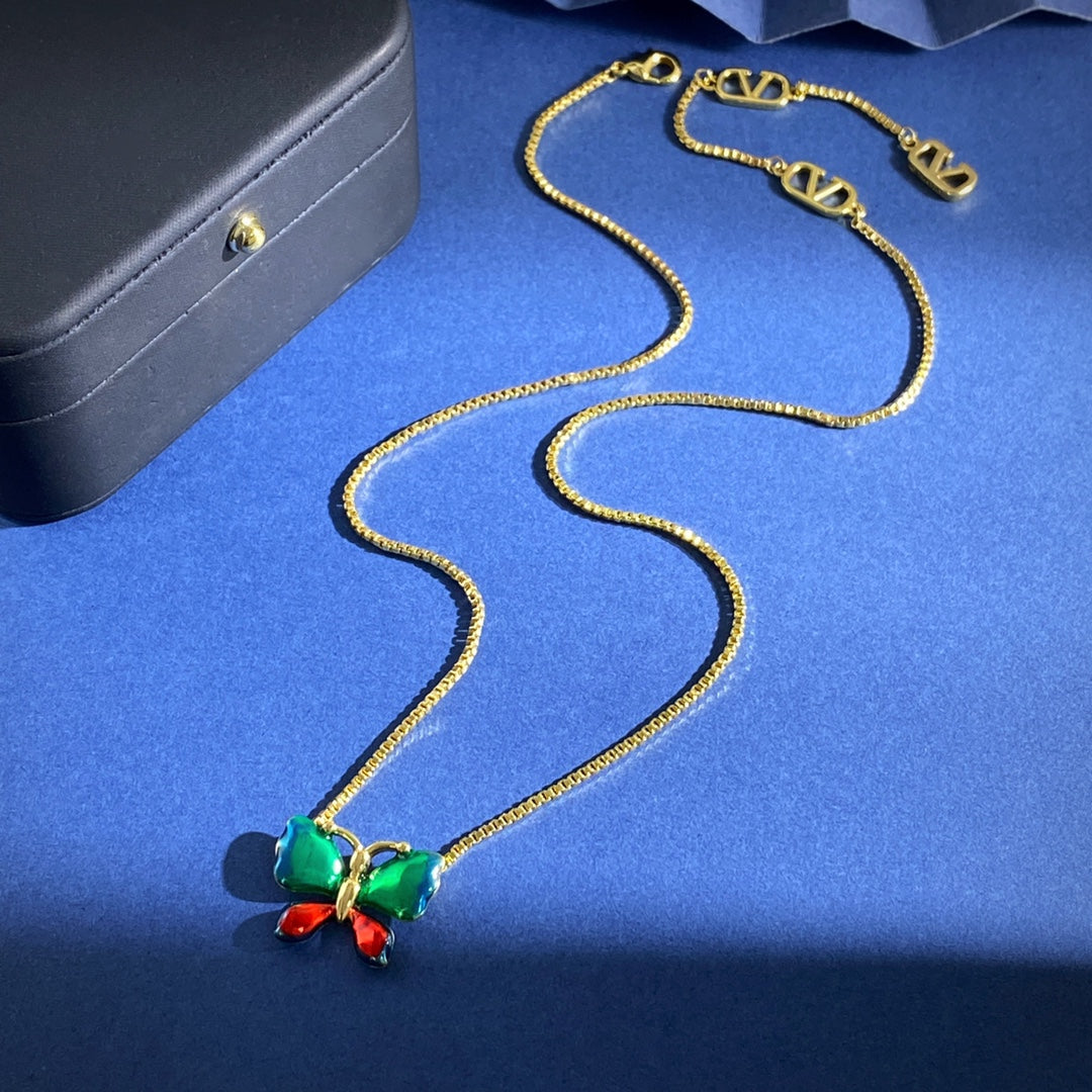Martin Graham pendant necklace in polished metal-tone – front view