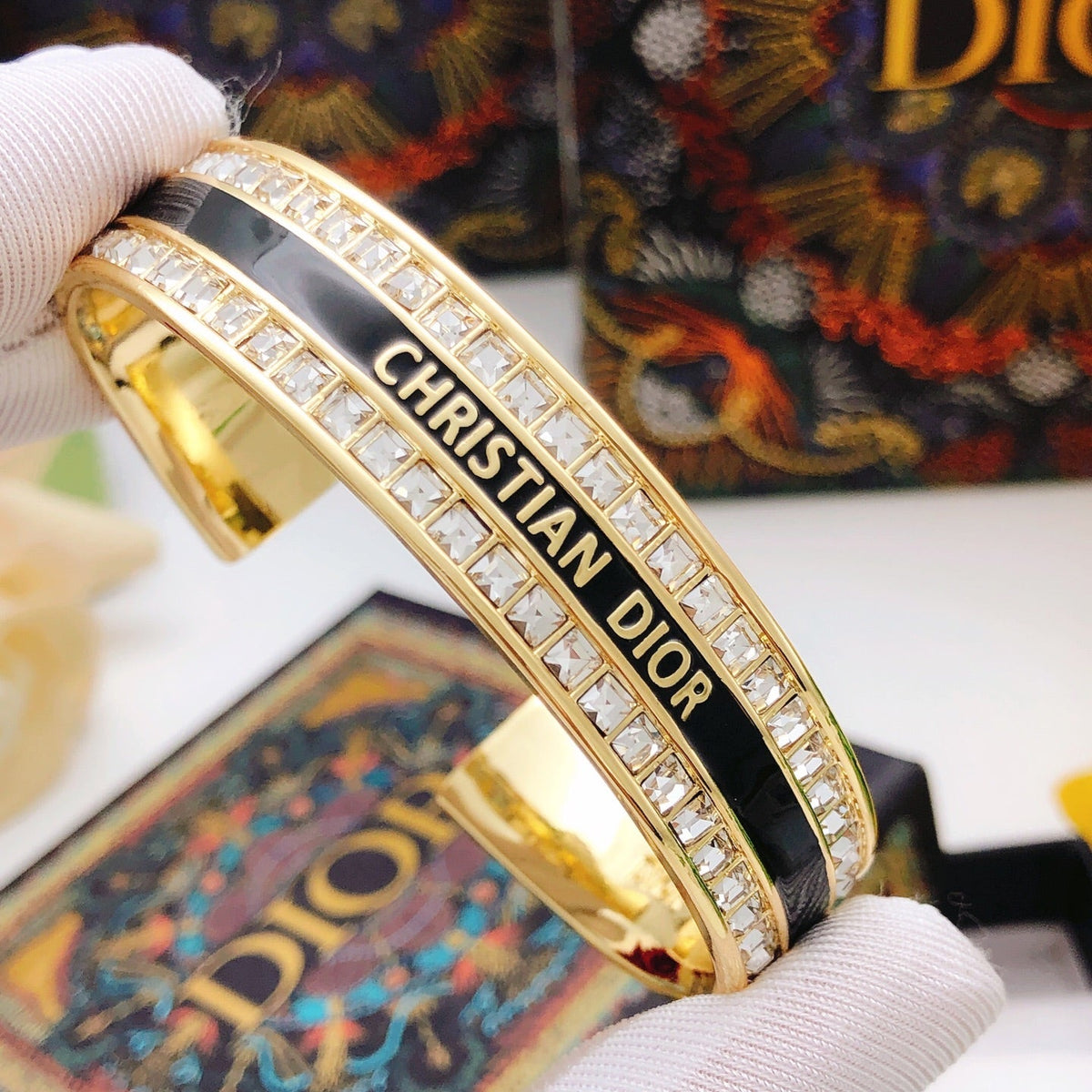 Martin Graham bracelet in polished metal-tone – front view