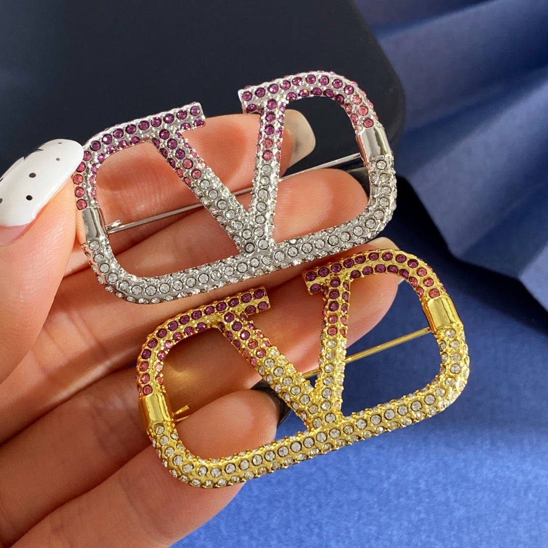 Martin Graham brooch in polished metal-tone – front view