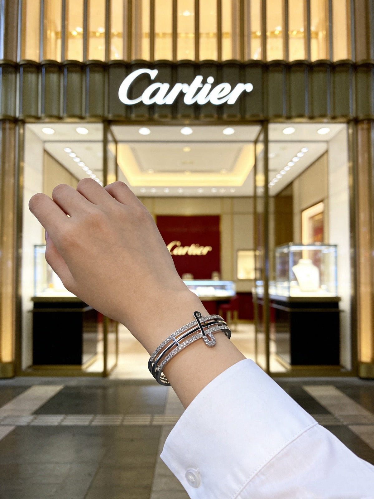 Martin Graham bracelet in polished metal-tone – front view