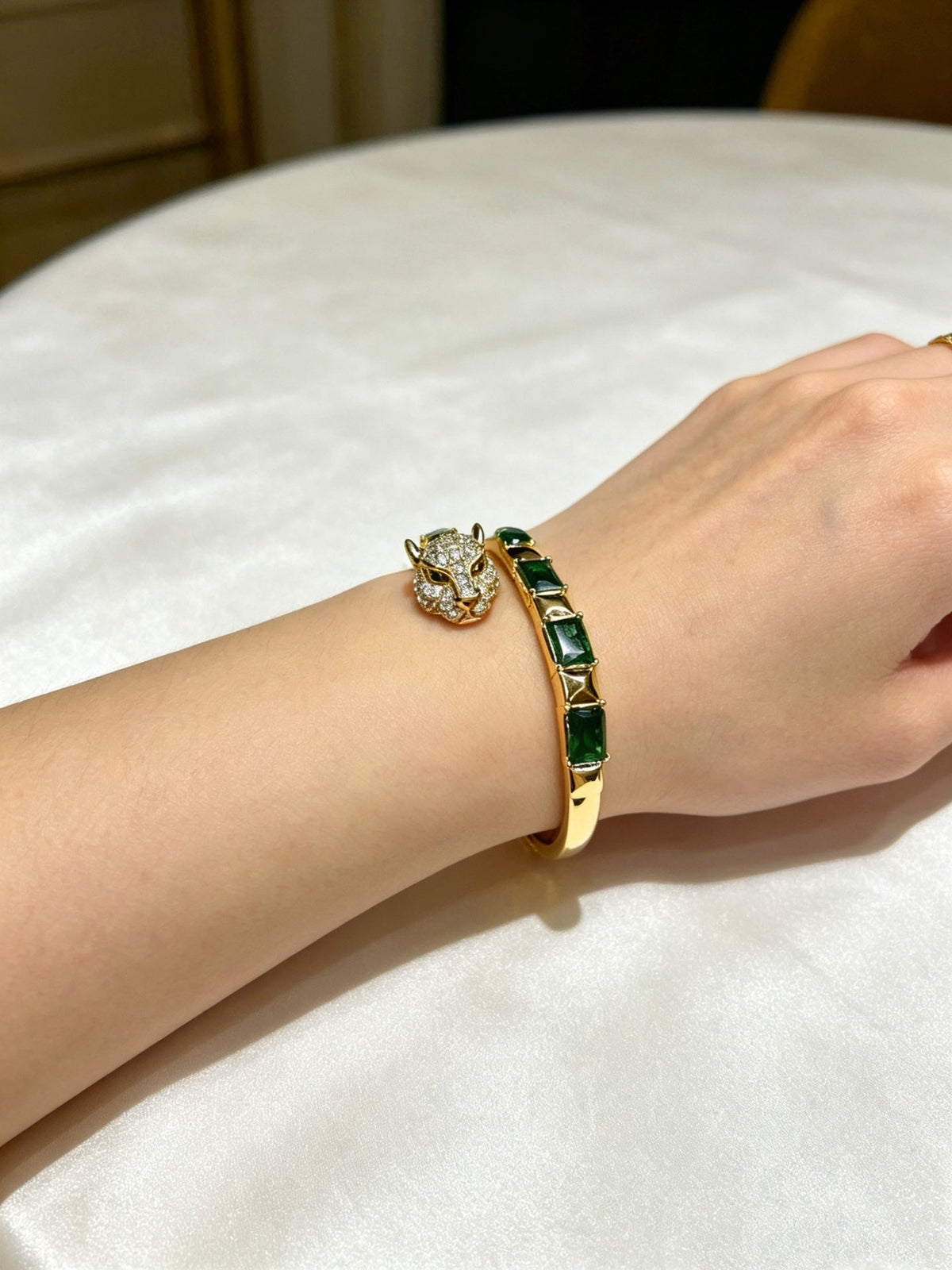 Martin Graham bracelet in polished metal-tone – detail view