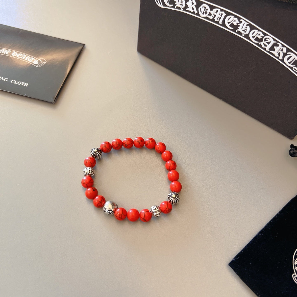 Martin Graham beaded bracelet in polished metal-tone – detail view