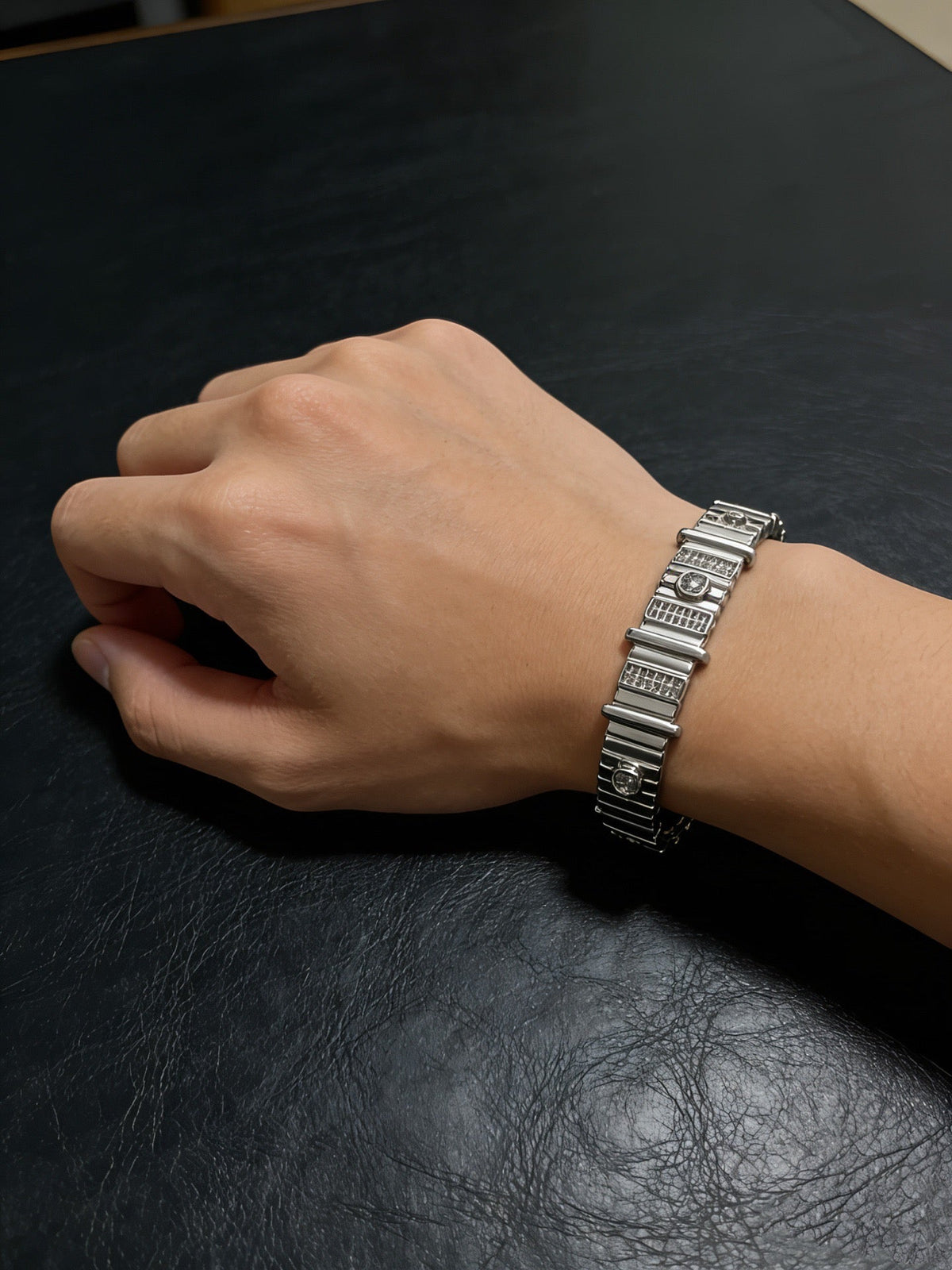 Martin Graham bracelet in polished metal-tone – detail view