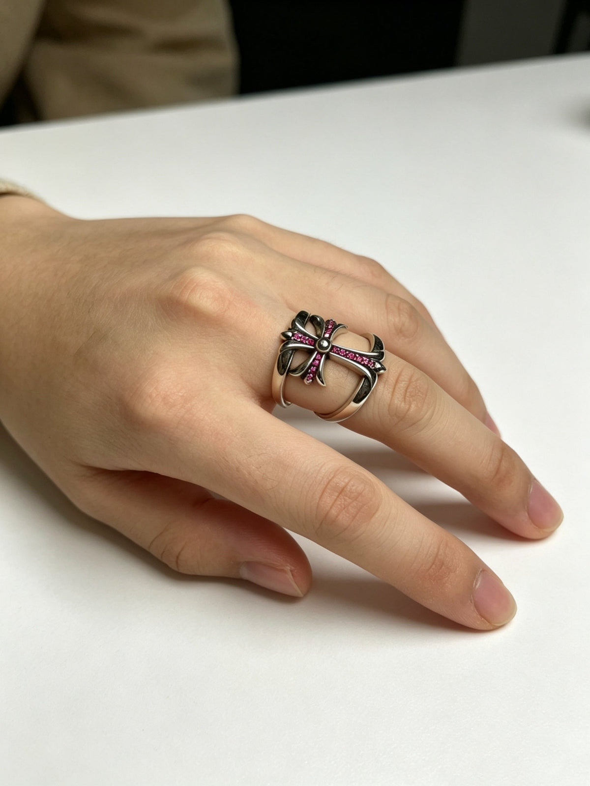 Martin Graham ring in polished metal-tone – detail view