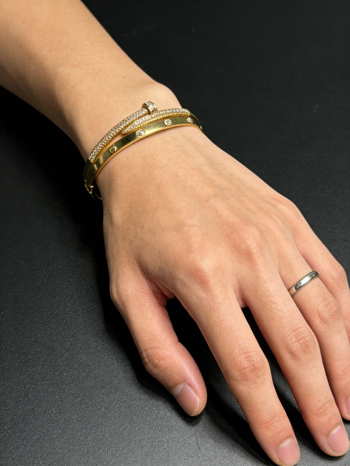 Martin Graham bracelet in polished metal-tone – detail view