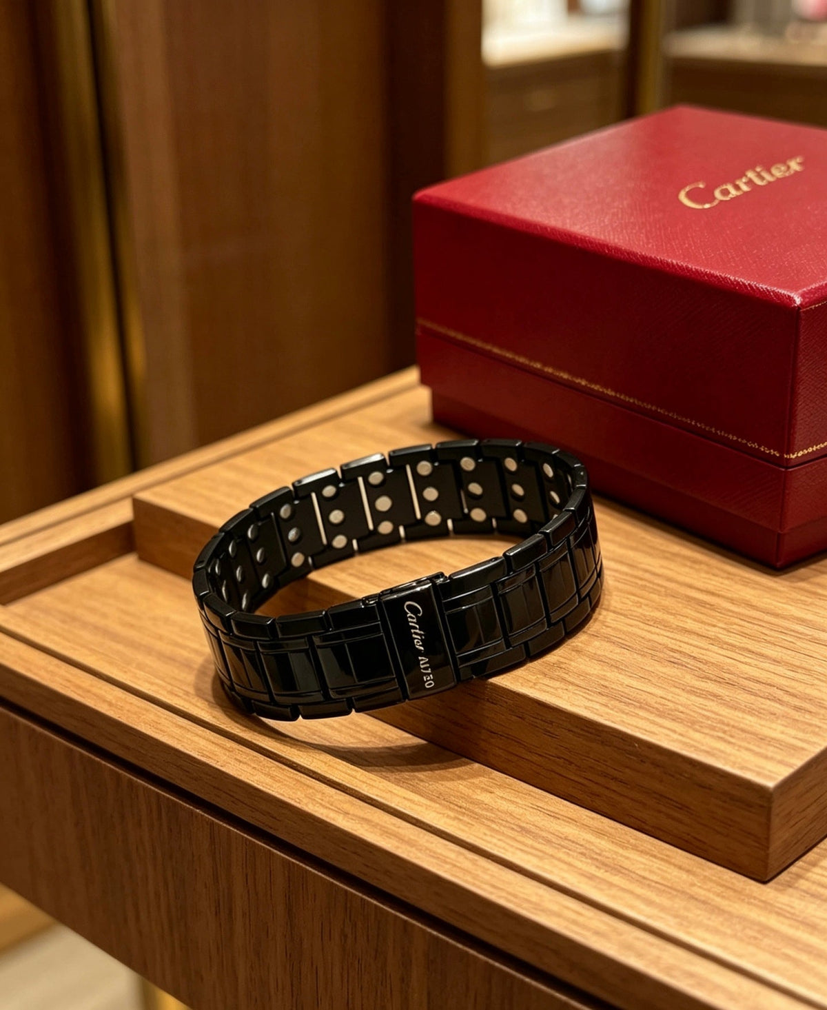 Martin Graham bracelet in polished metal-tone – detail view