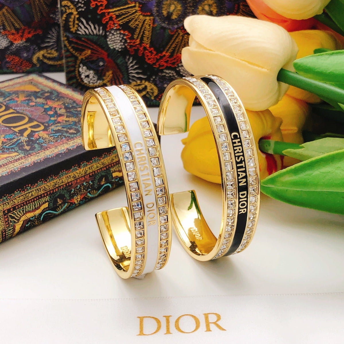 Martin Graham bracelet in polished metal-tone – detail view