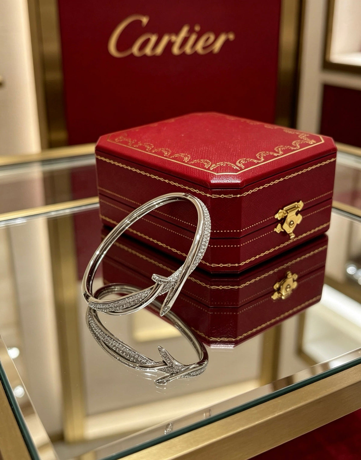 Martin Graham bracelet in polished metal-tone – detail view