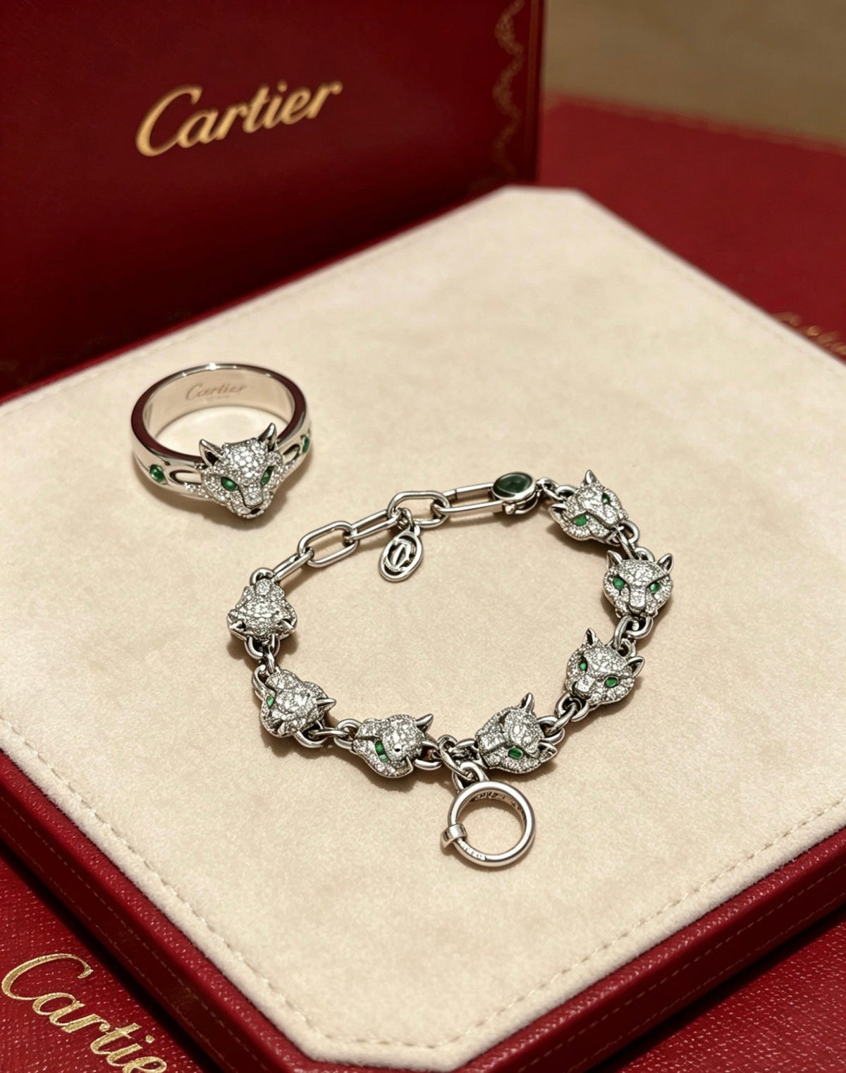Martin Graham bracelet in polished metal-tone – detail view