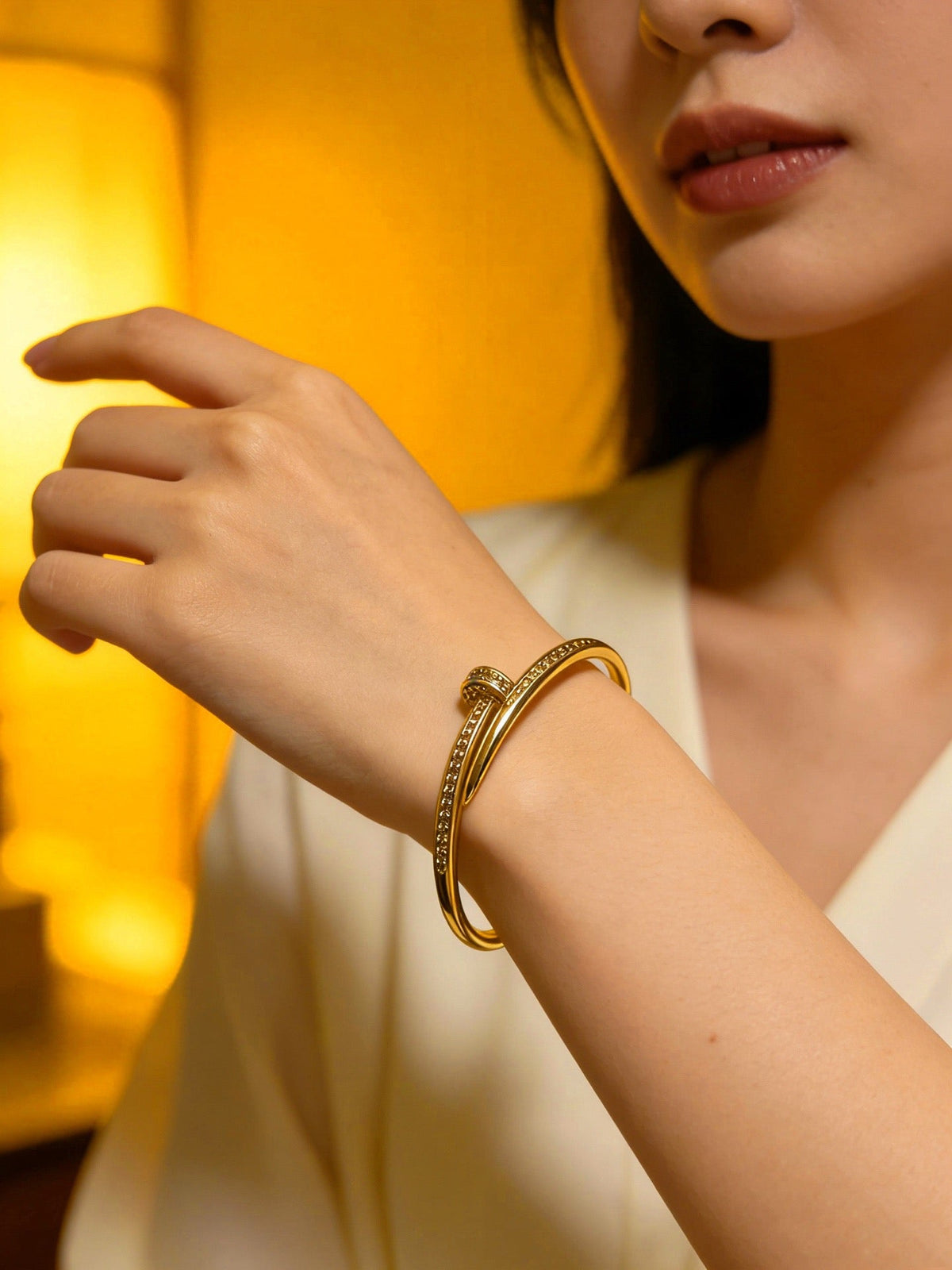 Martin Graham bracelet in polished metal-tone – detail view