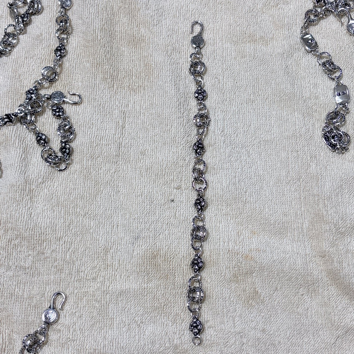 Martin Graham bracelet in polished metal-tone – detail view