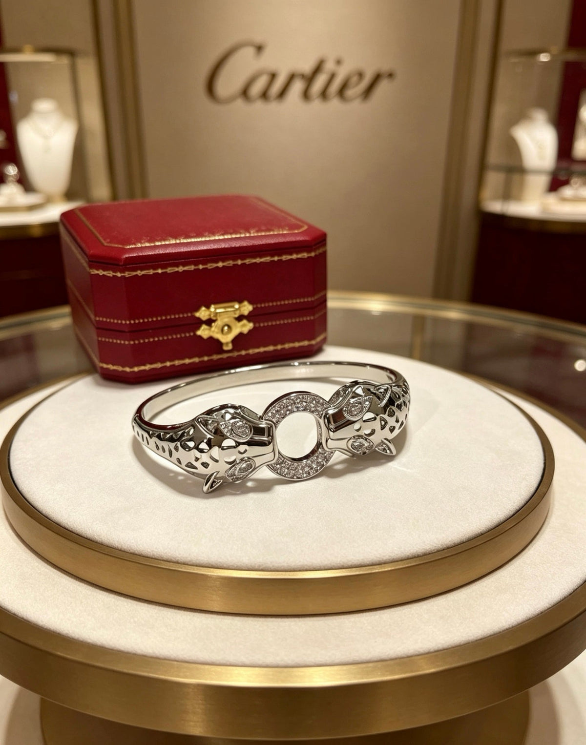 Martin Graham bracelet in polished metal-tone – detail view
