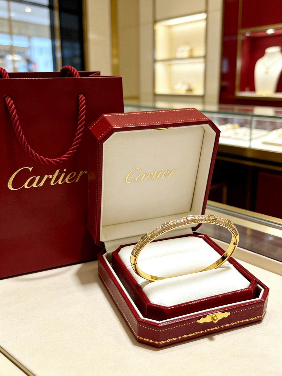 Martin Graham bracelet in polished metal-tone – detail view