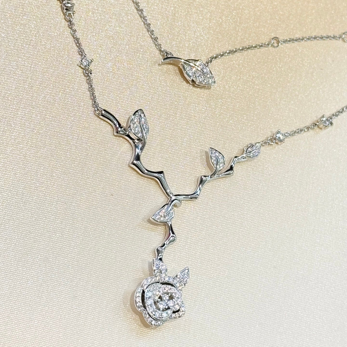 Martin Graham pendant necklace in polished metal-tone – detail view