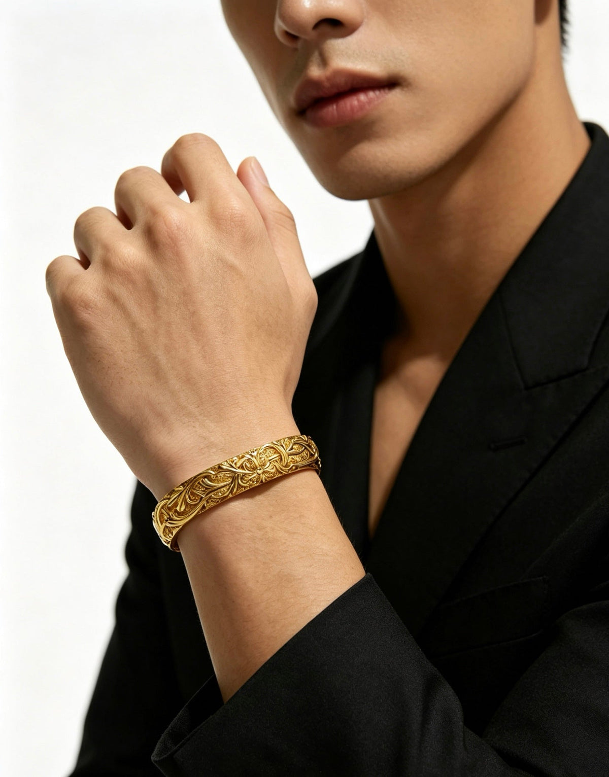 Martin Graham bracelet in polished metal-tone – detail view
