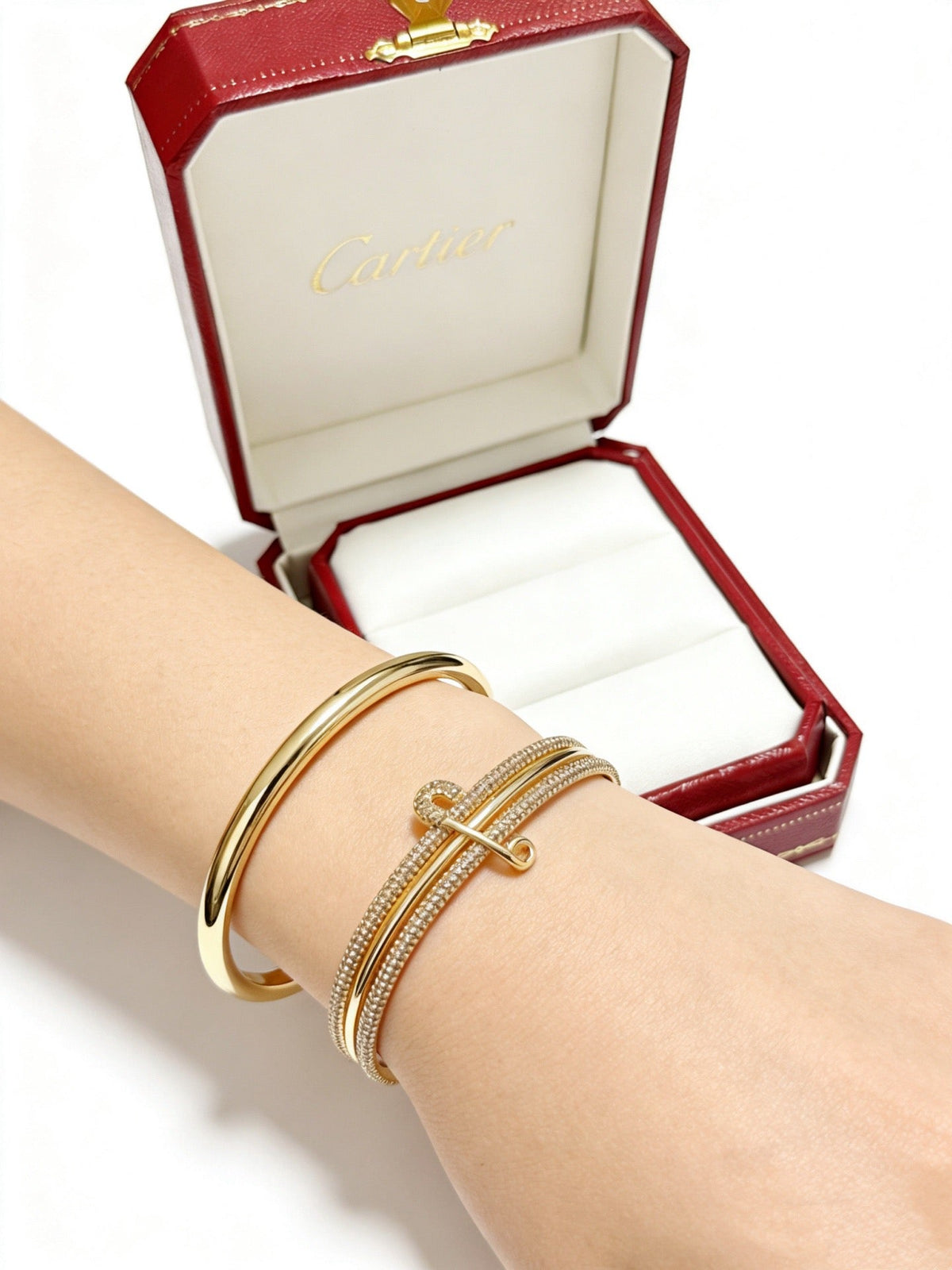 Martin Graham bracelet in polished metal-tone – detail view