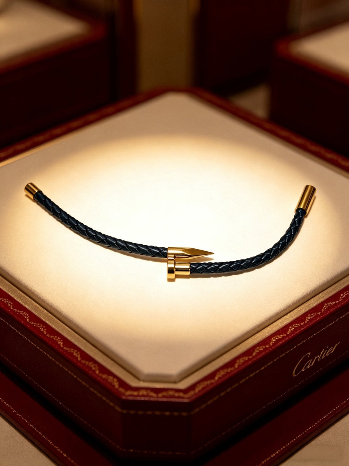 Martin Graham bracelet in polished metal-tone – detail view